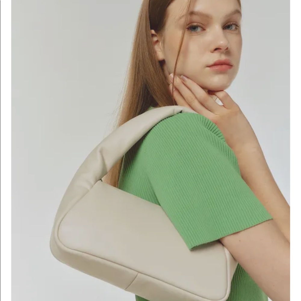 W Concept Korean designer Samo Ondoh mug mini shoulder bag in ivory cream